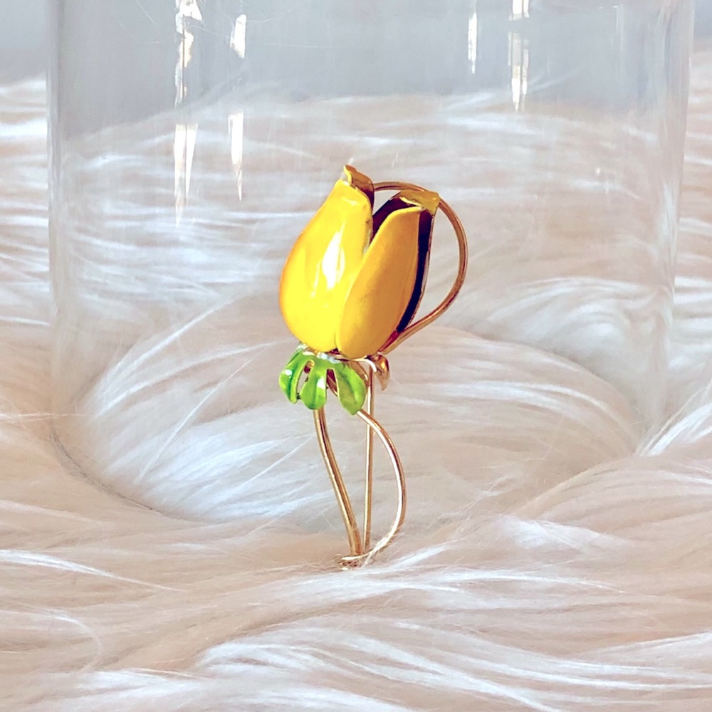 Vintage flower pin